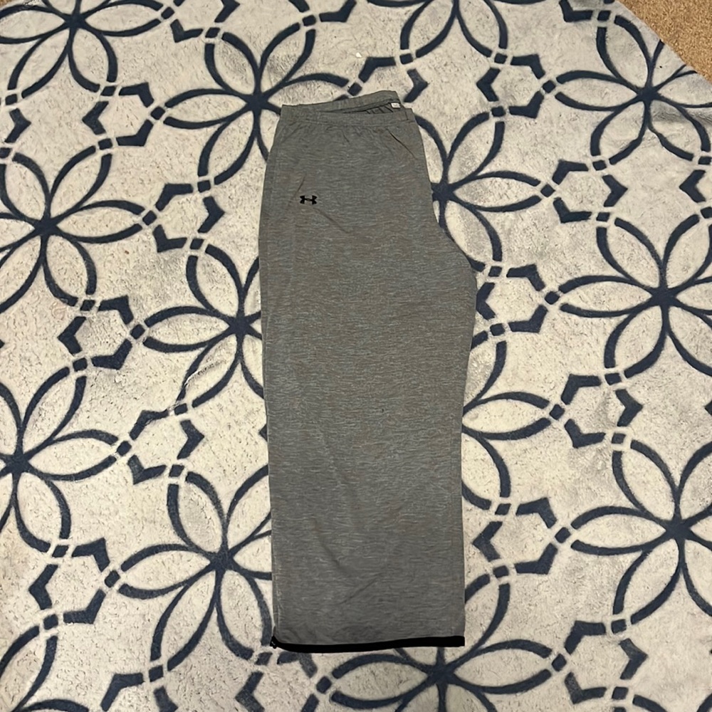Under armour Capri pants.
